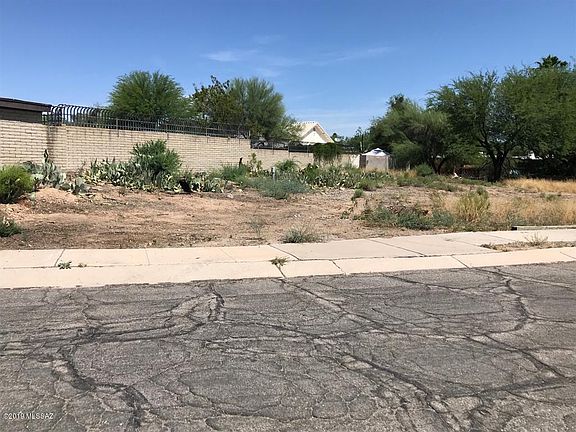 4th image of 2640 W Calle Paraiso #0