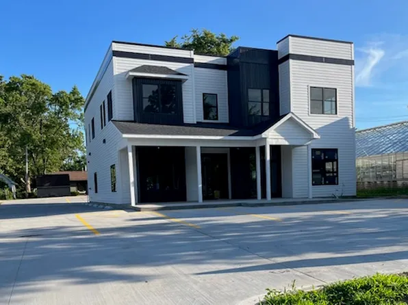 203 E Oak St #3, Mahomet, IL 61853