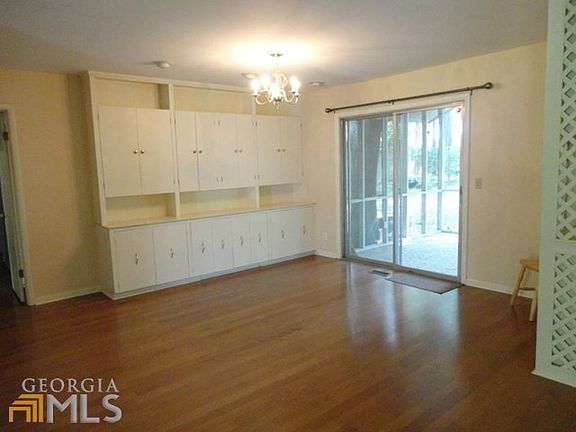 3rd image of 120 Wright Dr