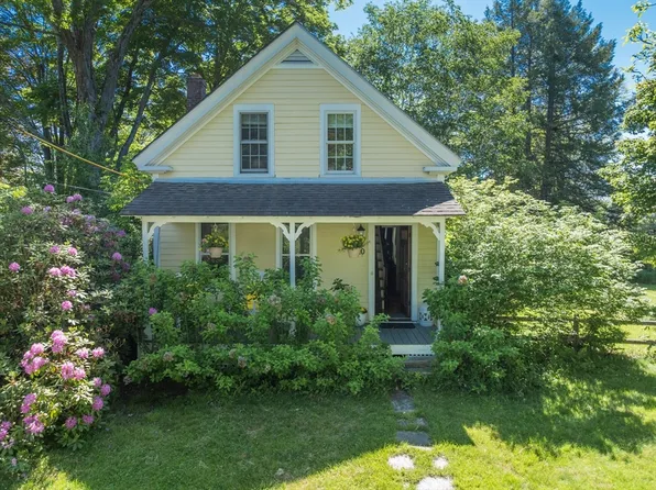 10 Dewey St, Bernardston, MA 01337