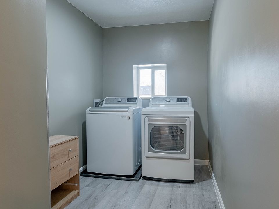 Upstairs bathroom, fully remodeled. Includes washer/dryer.