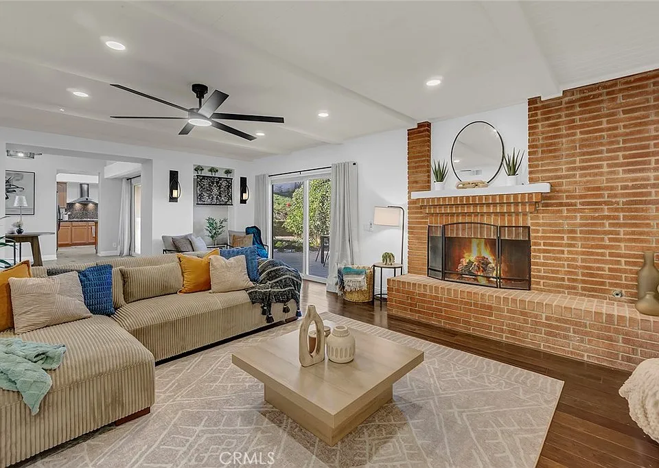 25151 Via Playa