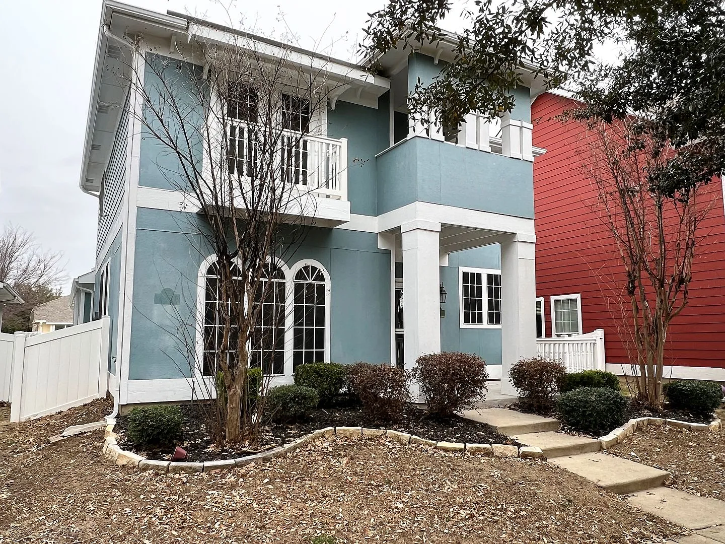 Beautiful coastal design 4 bedroom, 2.5 bath home — Photo 3