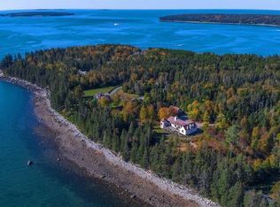 30 Gannfield Ln, Bernard, ME 04612