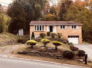 208 Hillendale Rd, Pittsburgh, PA 15237