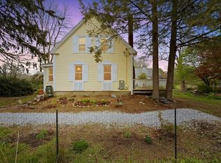 133 County Rd, Plympton, MA 02367