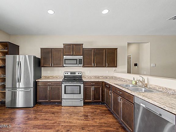 3rd image of 30397 N OAK Drive