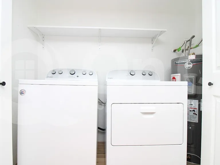 104 E Laurel Ave — Photo 15
