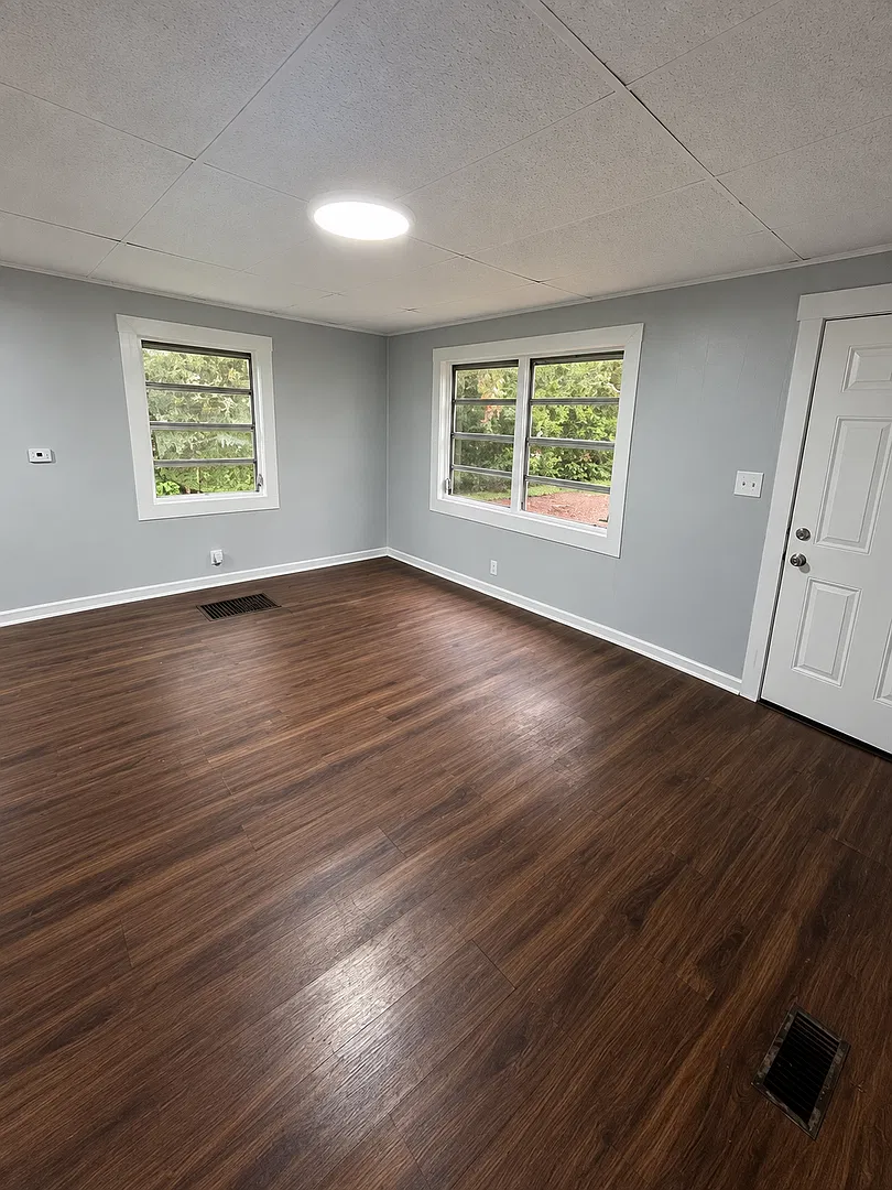 Gorgeous 4br/1ba Zephyrhills Country Home W/ Huge Yard! — Photo 3
