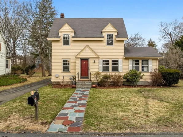 17 Schaller St, Wellesley, MA 02482