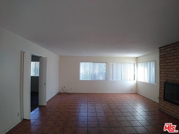 4th image of 229 Roswell Ave APT A