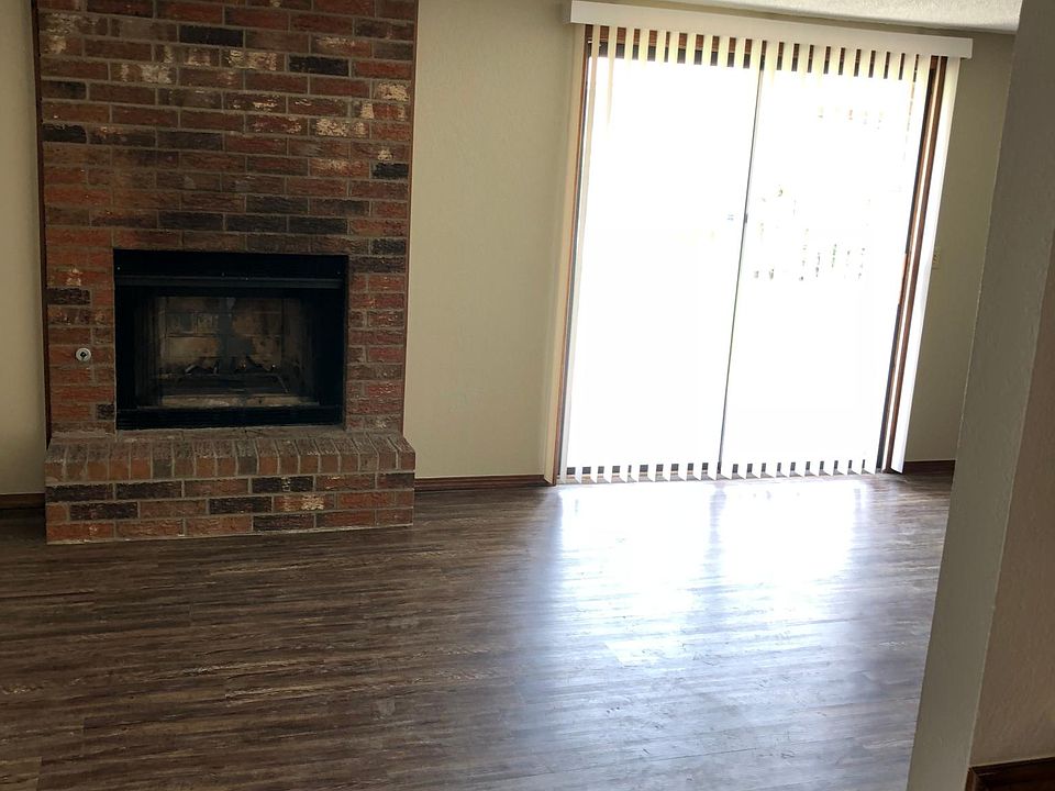 2nd image of 1013 SW 103rd St