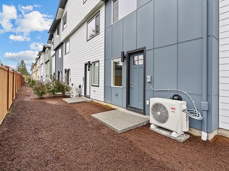 626 164th St SW #H2 — Photo 36