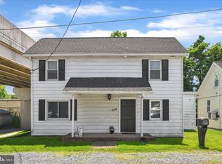 704 Square St, Mount Joy, PA 17552