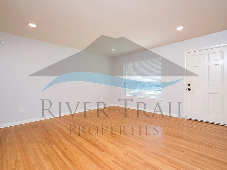 10202 Ronald Dr — Photo 4