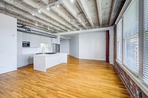 201 Main St #6D Photo 1