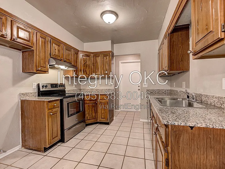 7200 NW 115th St — Photo 3