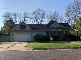 224 E Court St, Farmington, IL 61531
