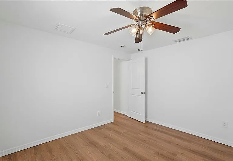 111 123rd Ave E — Photo 23