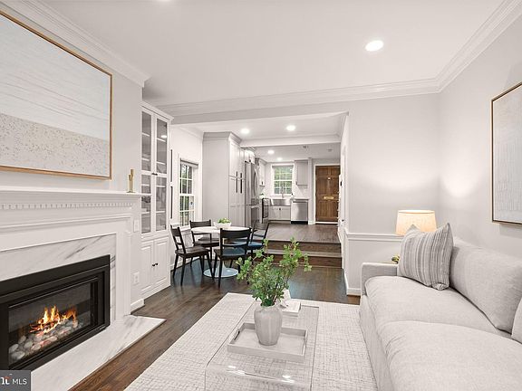 4th image of 1242 Michigan Ct