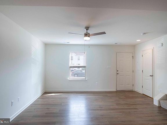 5th image of 15 Pitch Pine Ct