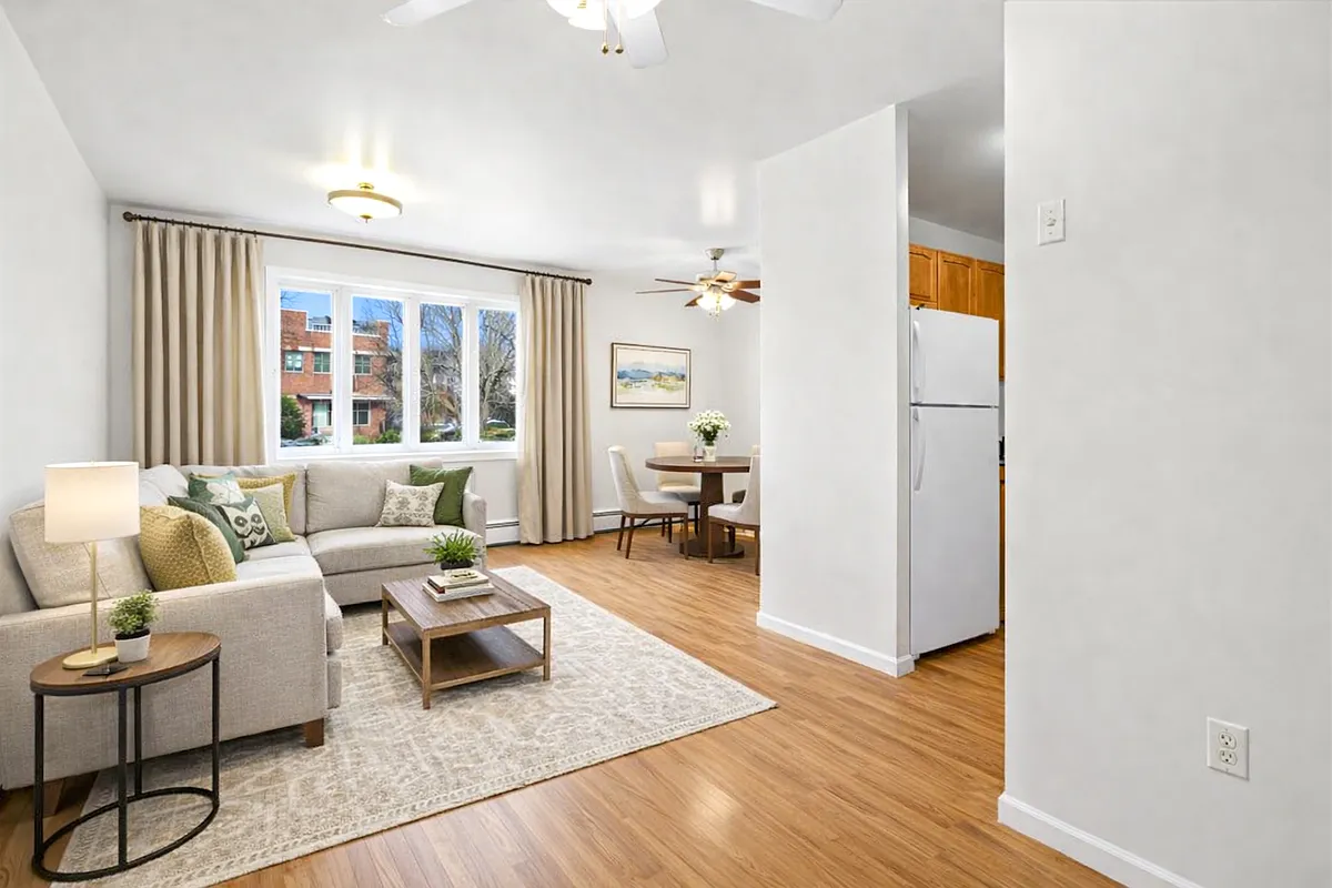 2822 Schurz Avenue 1R