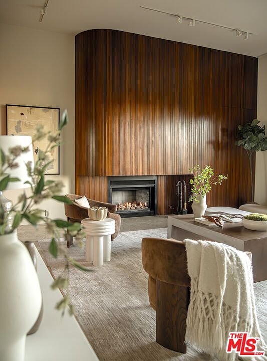 1st image of 3625 Lowry Rd