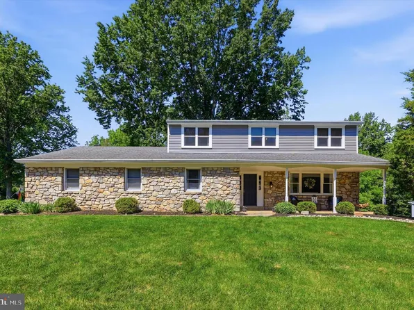 1324 University Dr, Yardley, PA 19067