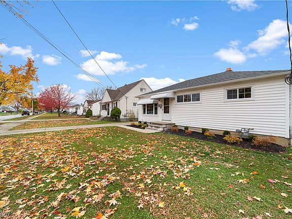 2nd image of 15460 Harrison Dr