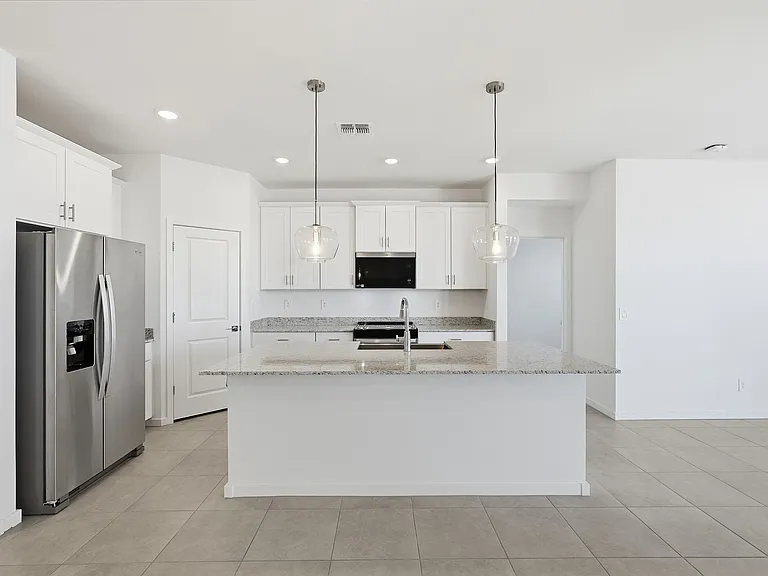 Huge island with breakfast bar