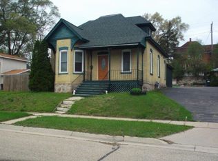 323 E Edgewater St, Portage, WI 53901