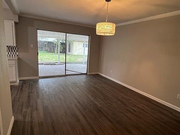 5th image of 9622 Vilven Ln