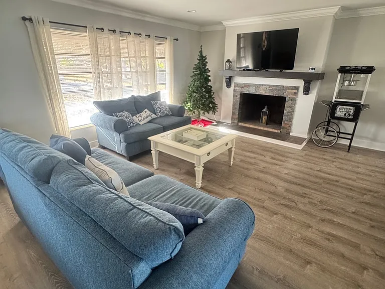 734 Memorial Dr — Photo 19