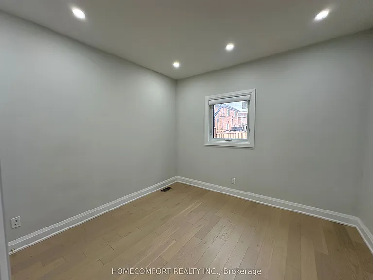 211 Osler St #MAIN FLOOR — Photo 15