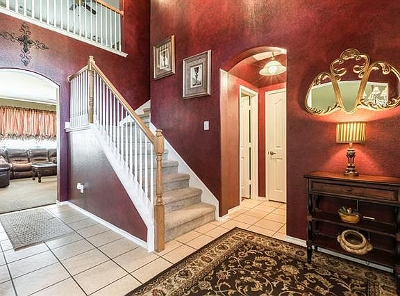 4th image of 1121 Emerson Dr
