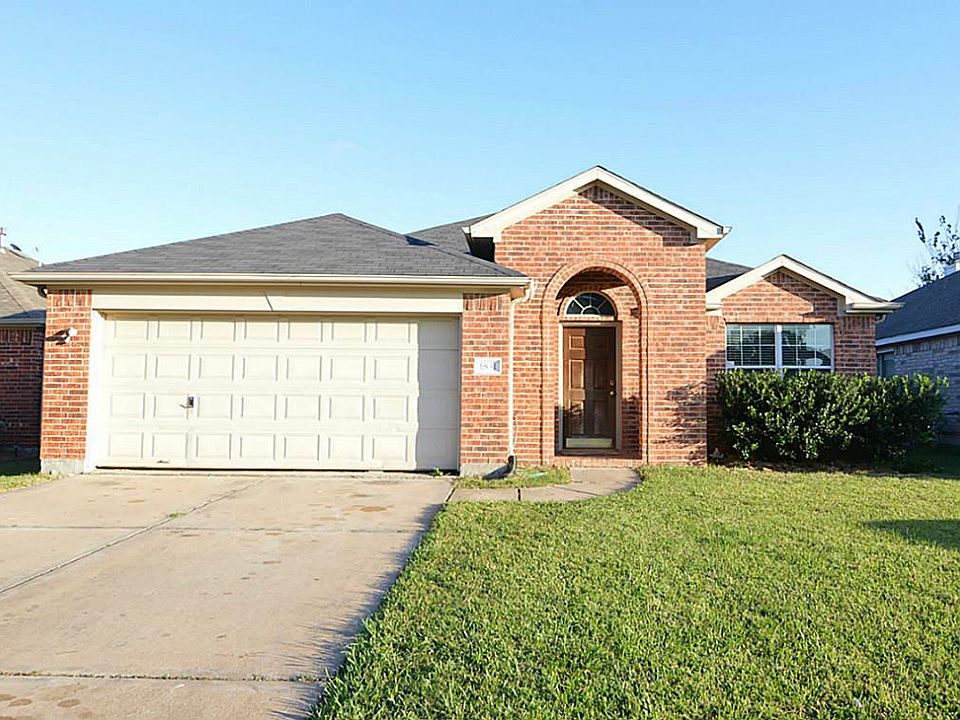 1st image of 1831 Manor Dr