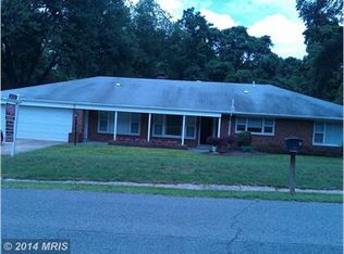 2 Balmoral Dr E, Oxon Hill, MD 20745