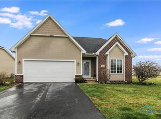 3341 Rivers Edge Dr, Perrysburg, OH 43551