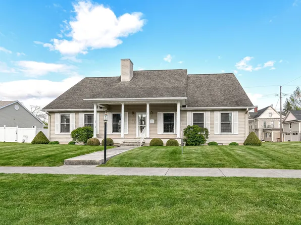 411 S Meridian St, Winchester, IN 47394