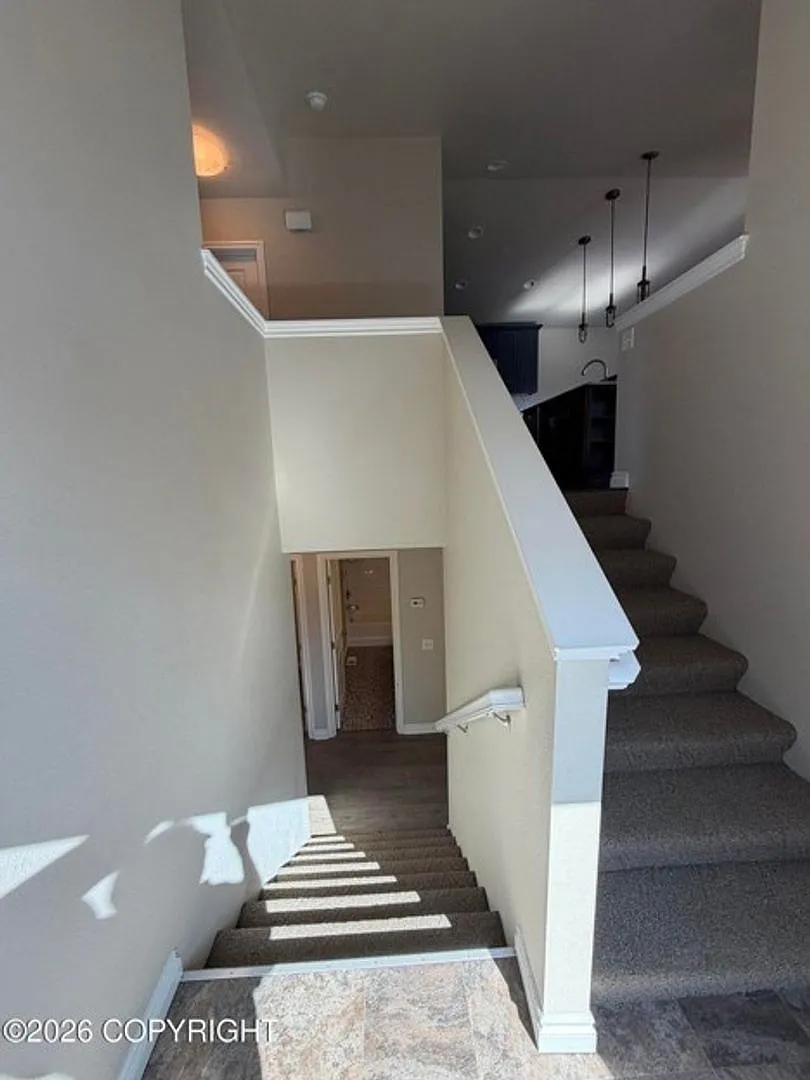 3 Bedroom Home close to JBER and downtown — Photo 3