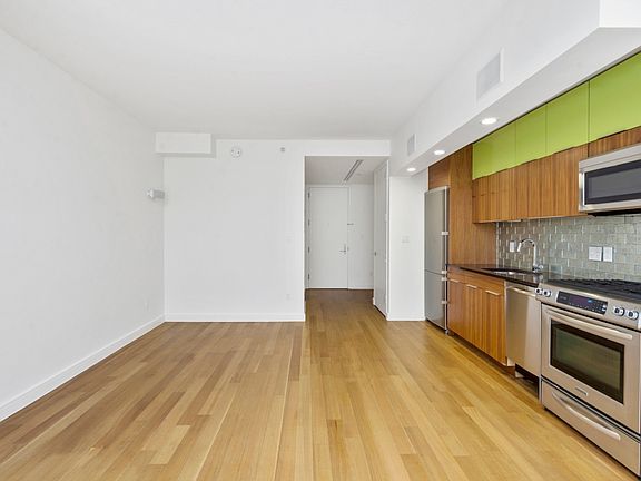 3rd image of 101 Bedford Ave APT A511