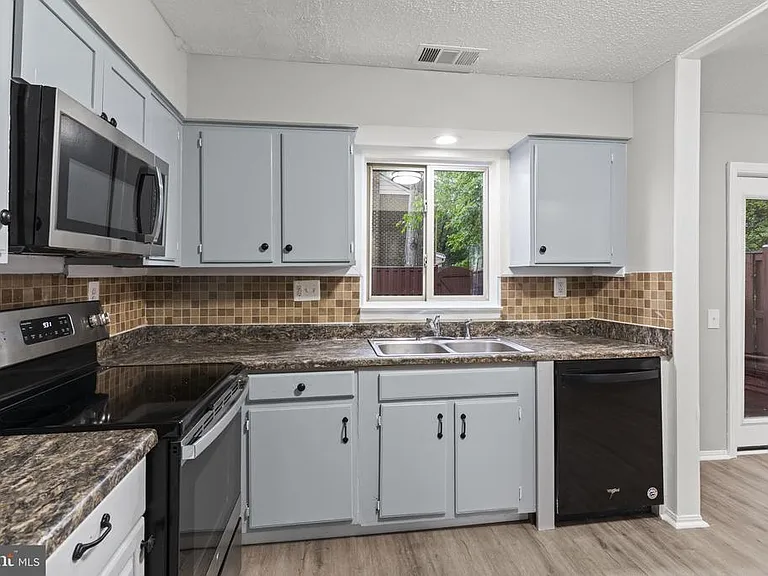 1718 Brightwell Ct — Photo 10