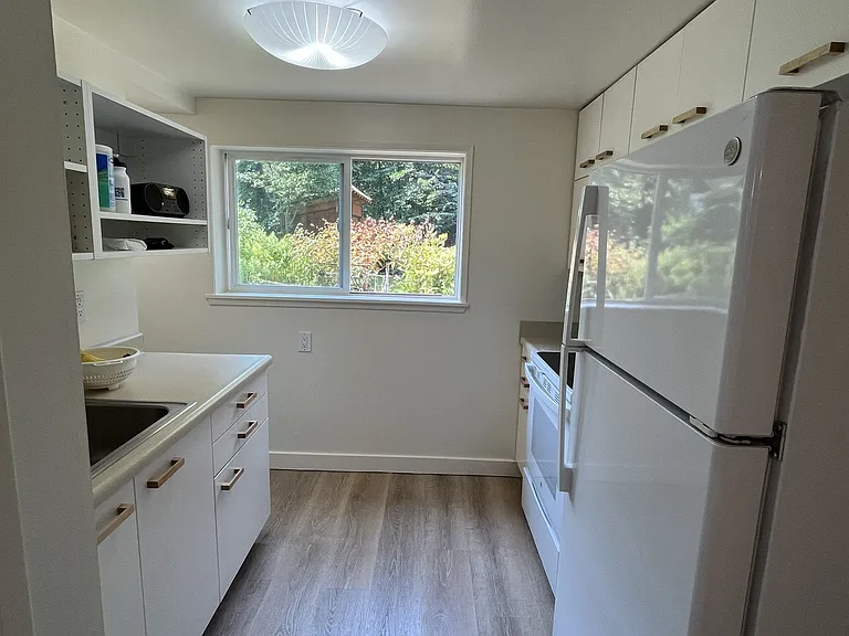 10417 8th Ave NE #B — Photo 12