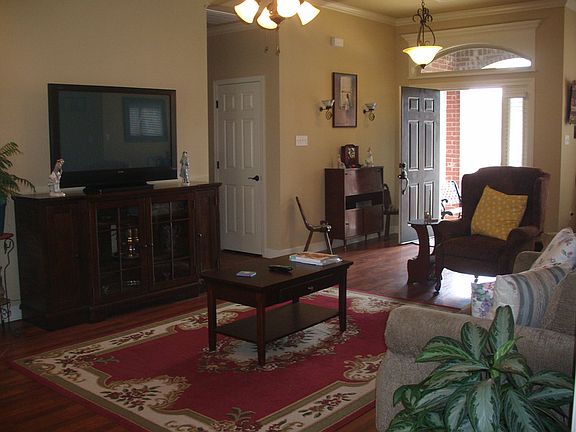 Open gathering room
with gas start fireplace
19x14