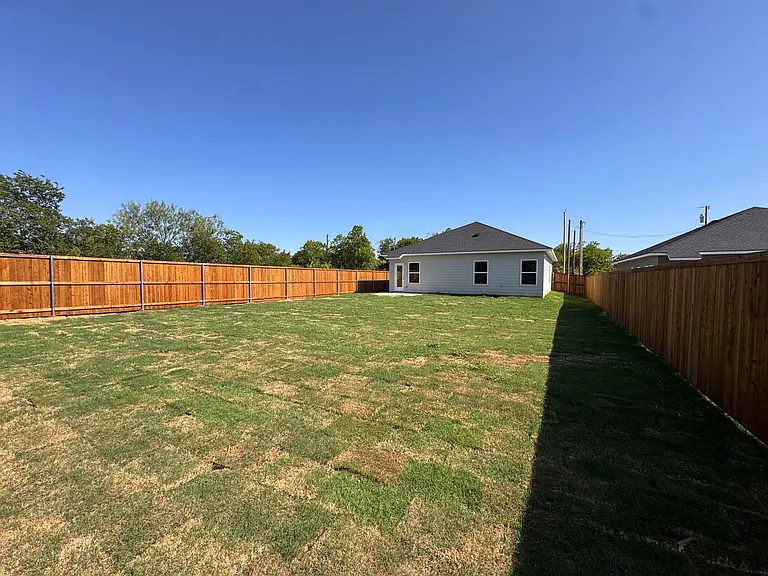 429 Luke St — Photo 3