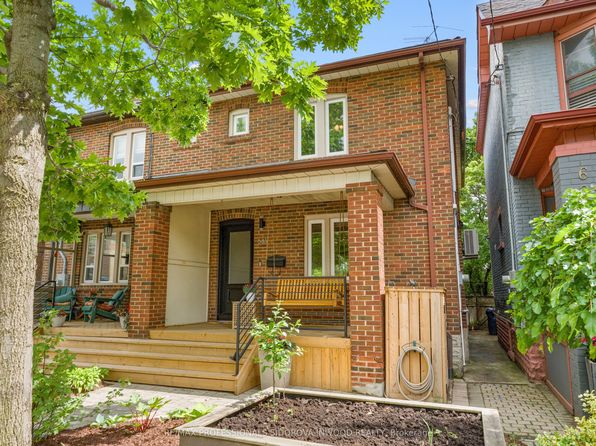 685 Annette St, Toronto, ON M6S 2C9