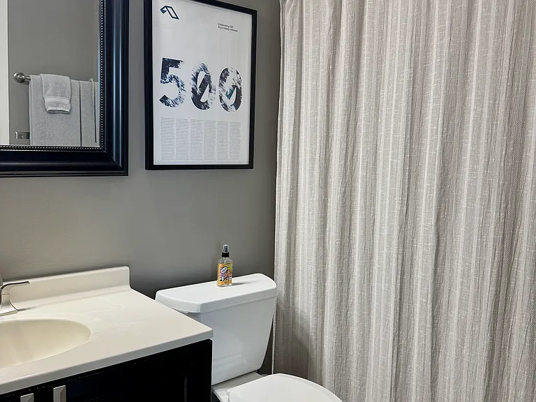 111 W Maple St #1501 — Photo 9