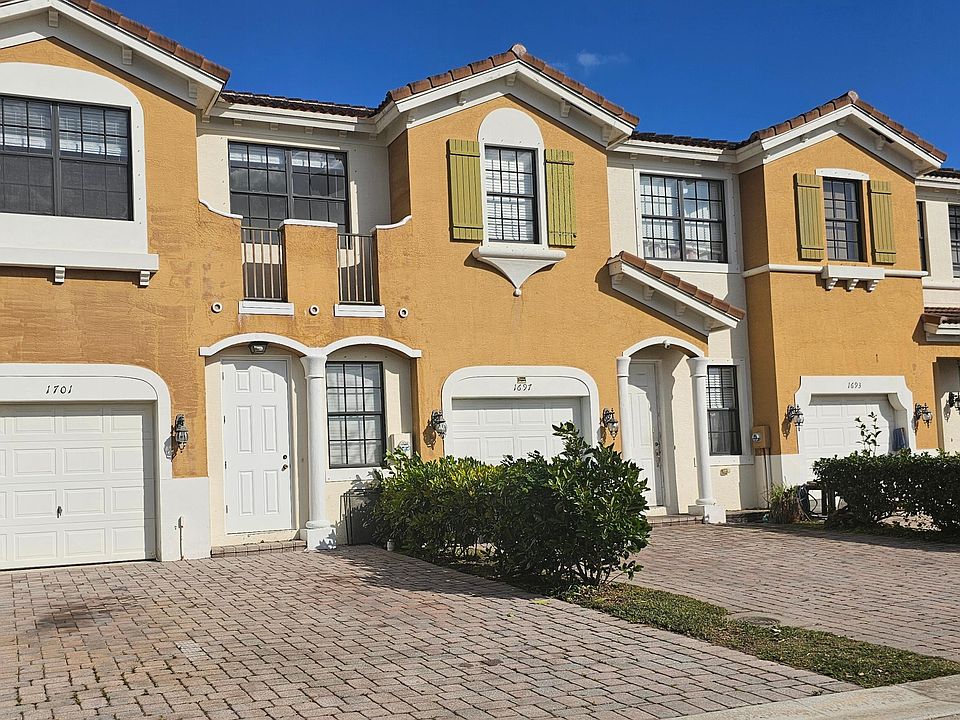 1st image of 1701 SW Umbria Street
