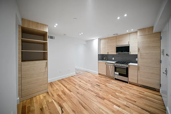 Rented by TwoRealEstate LLC | media 1