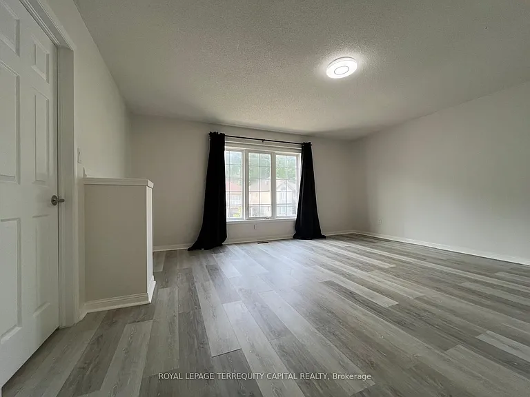343 Edgehill Dr #UPPER — Photo 9